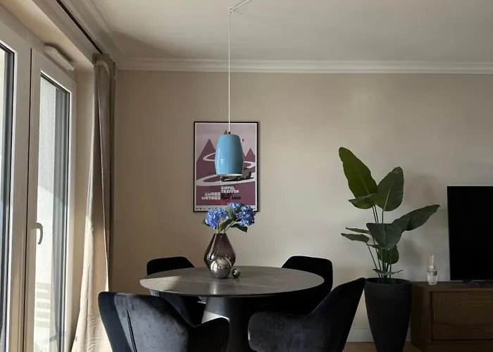 Cls Business Zentral, Balkon Mit Weitblick, Tiefgarage, 67 Qm * Hamburg
